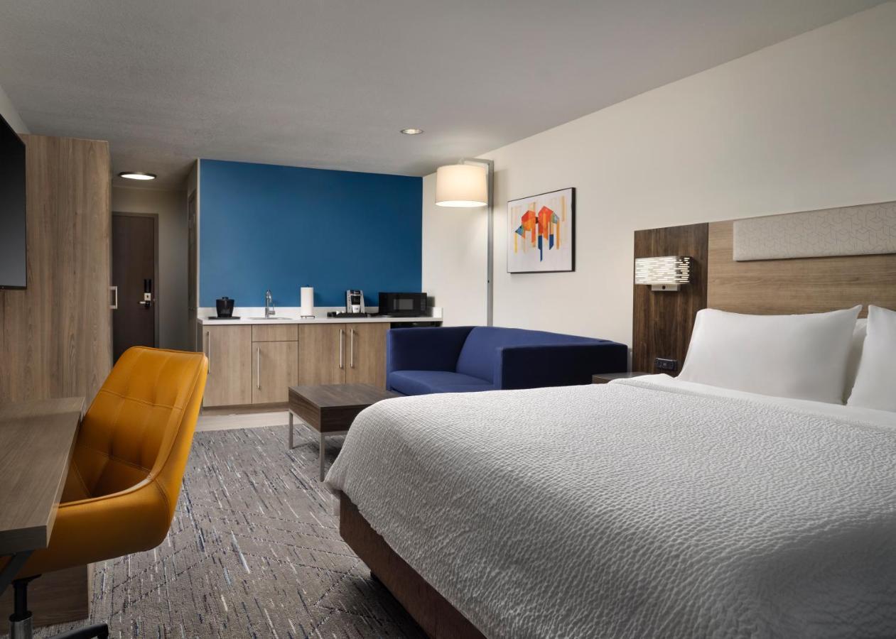 Holiday Inn Express Peru-Lasalle Area By Ihg Exterior photo